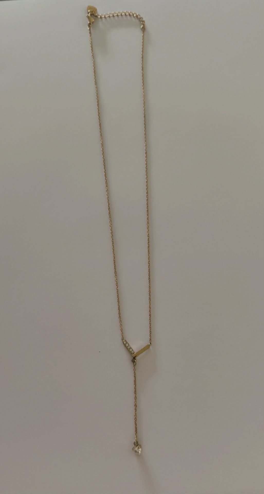 collier AVA